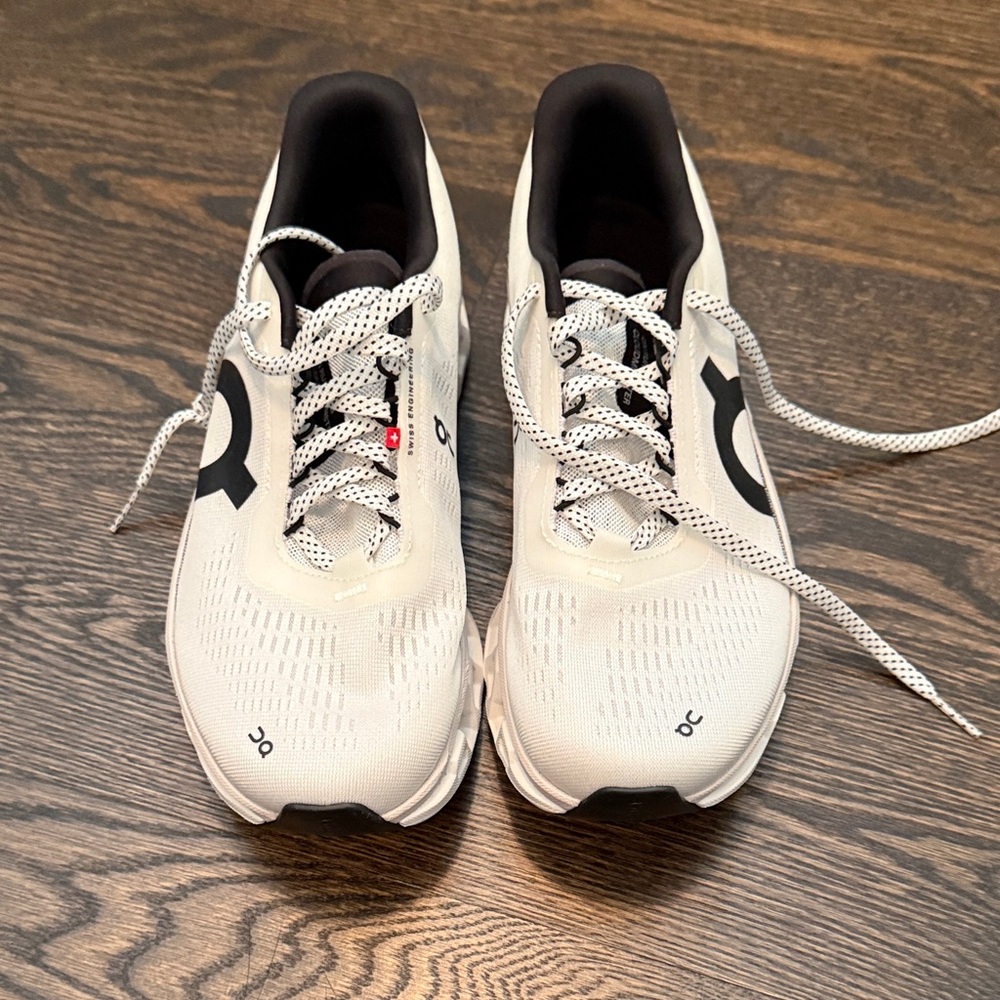 On Running womens  cloudmonster